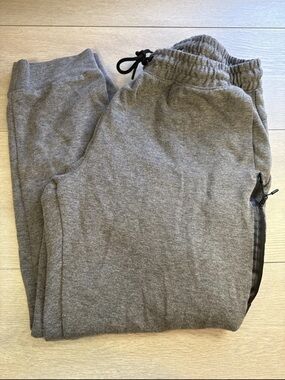 Active USA Gray Men's Athletic Sweatpants with Zip Pocket